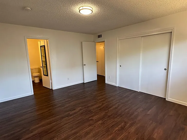 1409 W Fairmont Ave #C — Photo 16