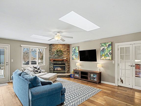 5th image of 6821 Roberts Dr