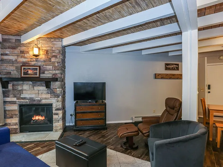 2100 Lodgepole Ct #106-A — Photo 3