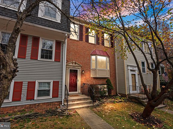 4th image of 13904 Woods Run Ct