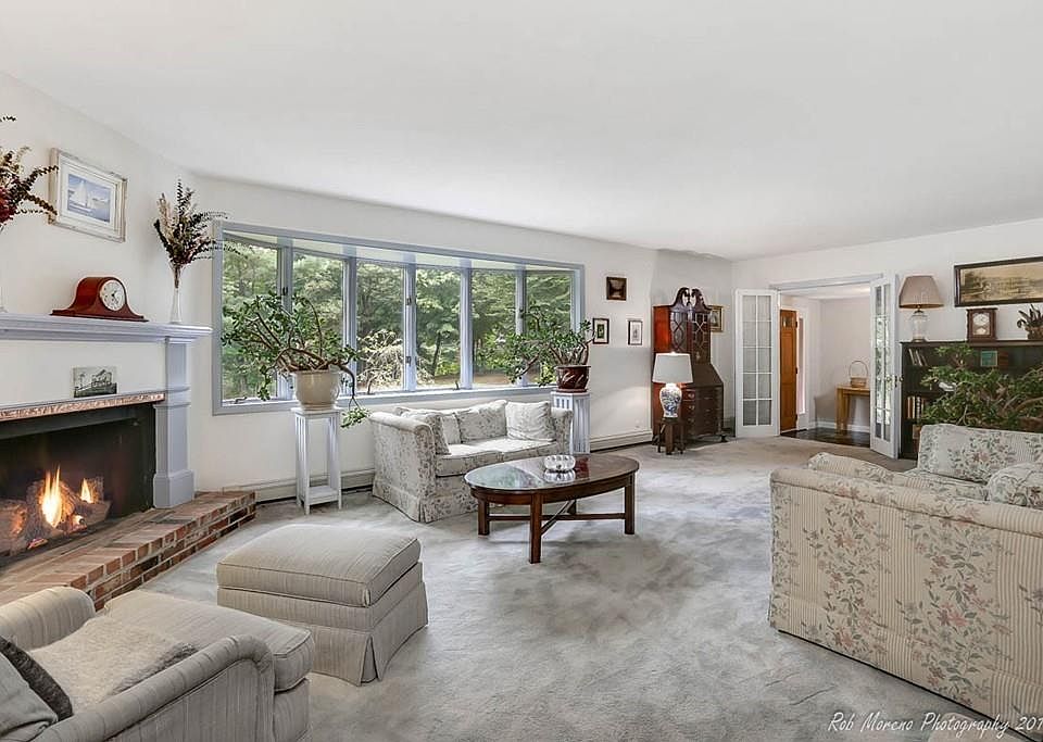 1st image of 89 Pond St