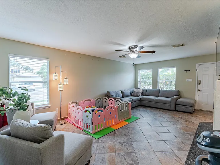 7602 Little Thicket Ct — Photo 9
