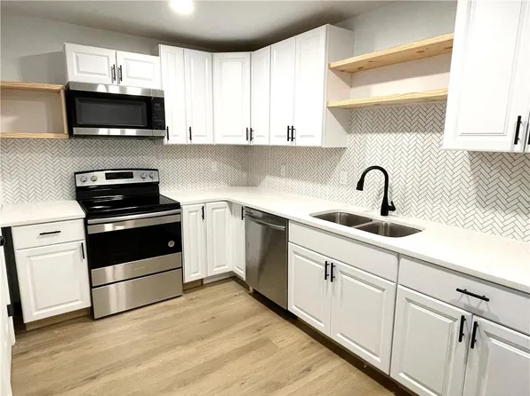 359 Mimosa Dr, Buford, GA 30518