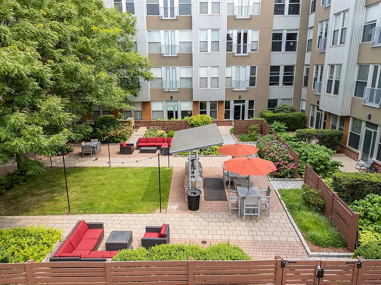 Mezzo Design Lofts — Photo 19