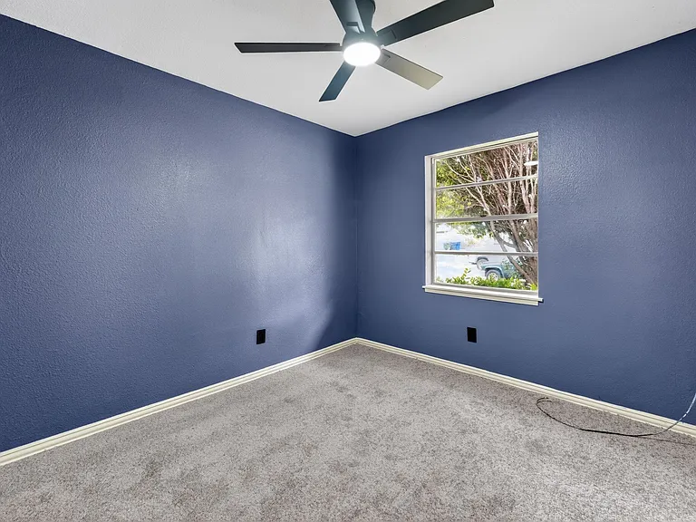 302 Independence Dr — Photo 20