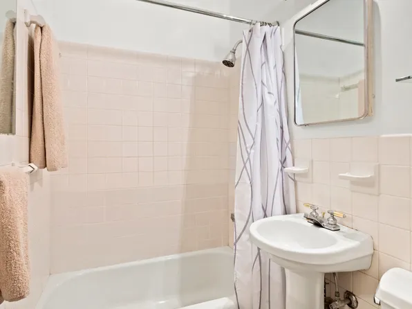 650 Park Avenue image 31 of 34