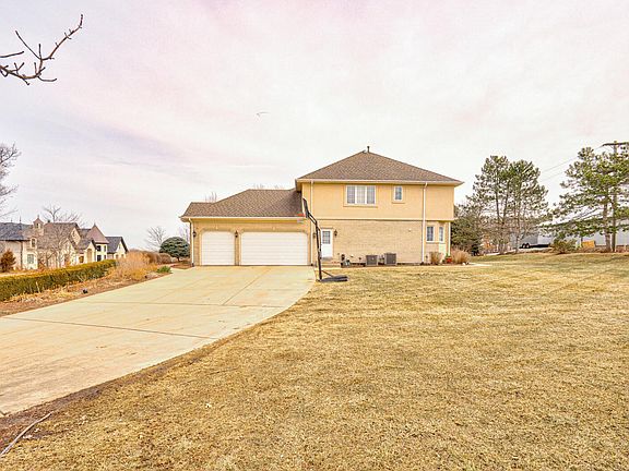 2nd image of 10831 Oakland Dr