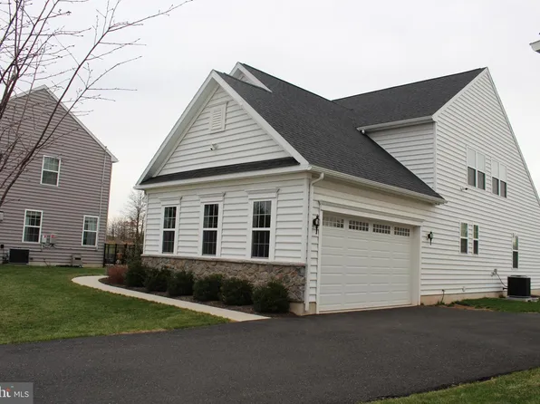 201 Hampton Ct, Harleysville, PA 19438