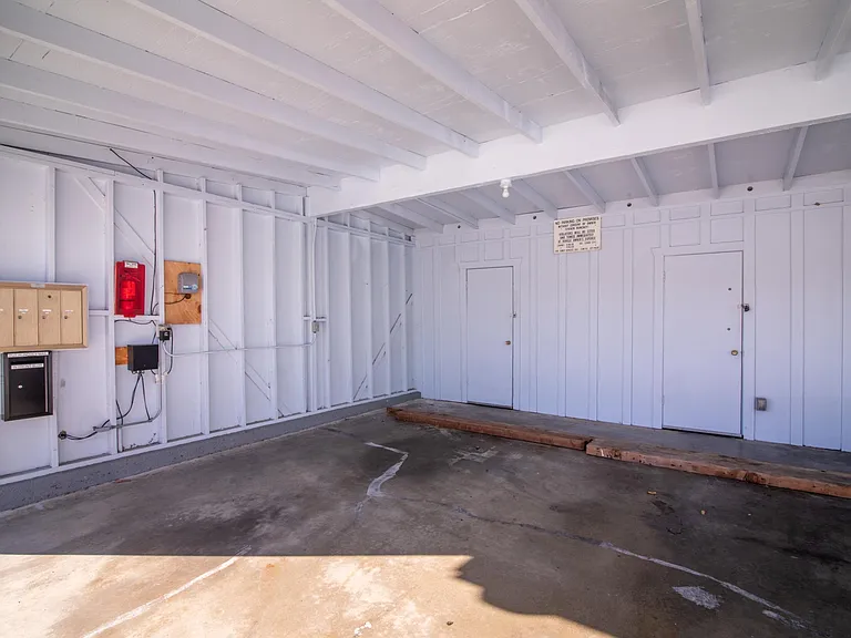 3335 Los Prados St #4 — Photo 20