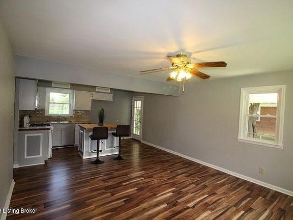 5th image of 233 Carla Dr