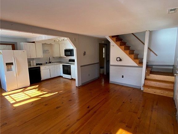 4th image of 68 Hazelwood Dr