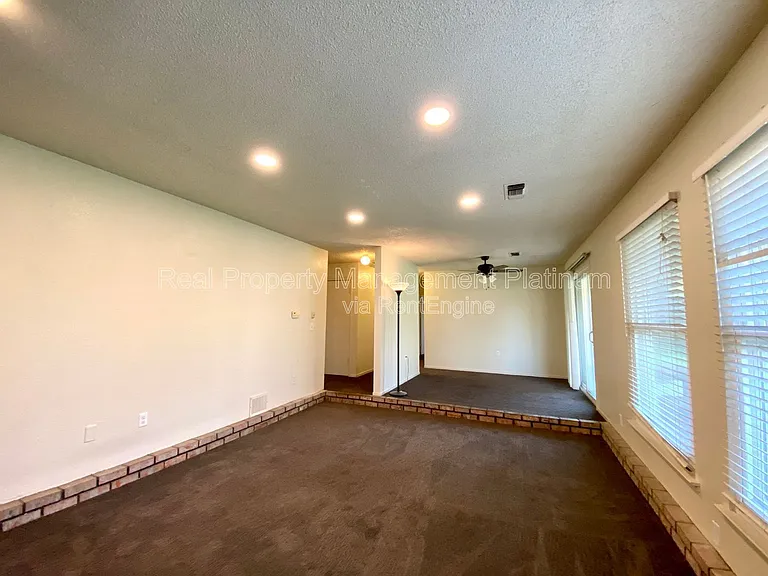 4619 E Indianapolis Ave — Photo 26