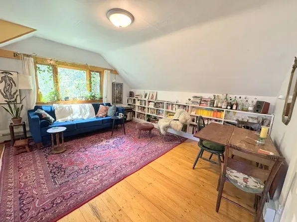 2 Hastings Sq #3, Cambridge, MA 02139