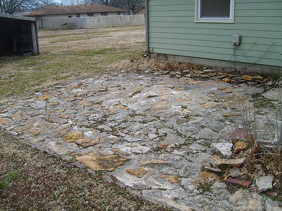 5th image of 501 W Orange St