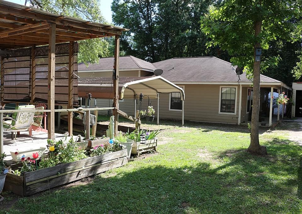 1st image of 376 Magnolia Park