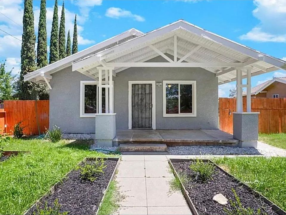 Front of house 2 bedroom