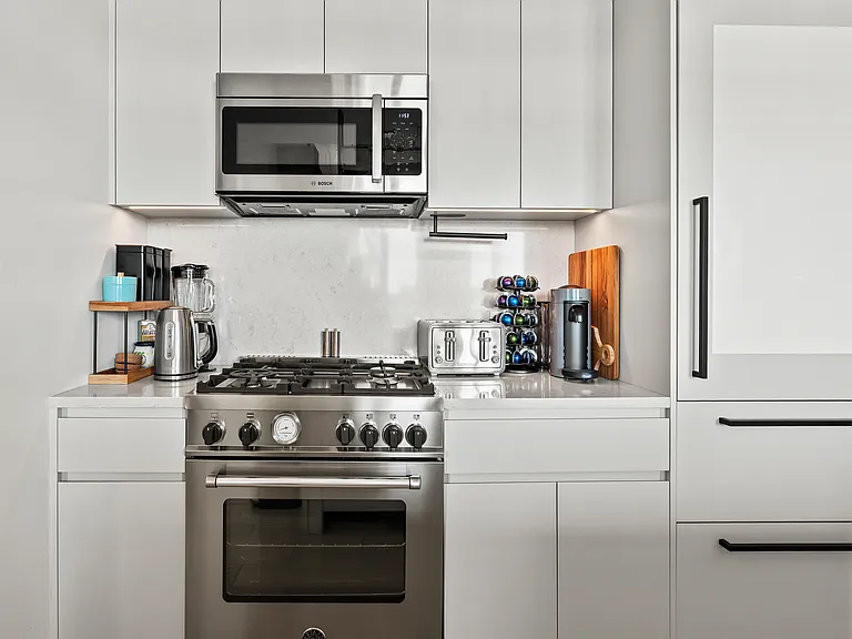 710 Metropolitan Ave #PHC — Photo 10