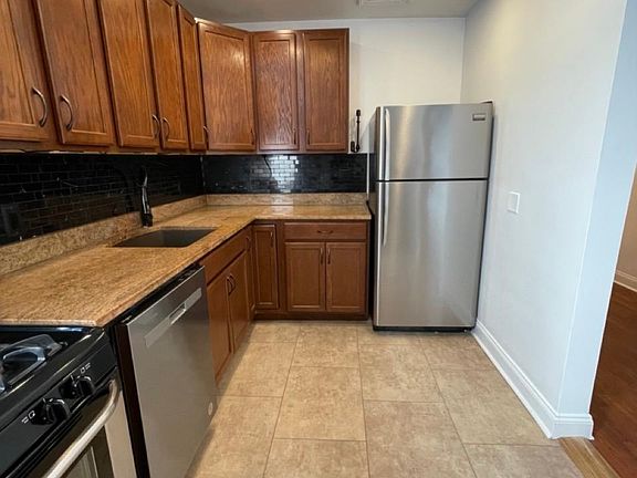 5th image of 90 Bryant Ave APT Tca