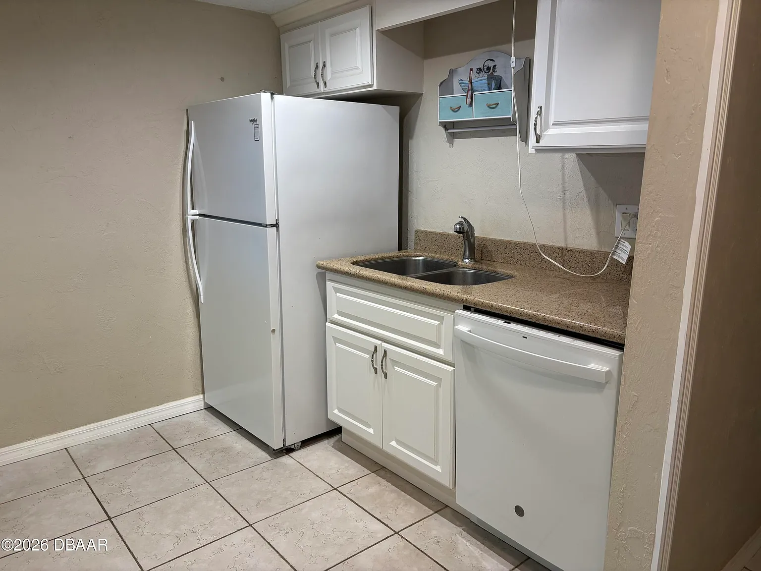 2 bed, 2.0 bath, 1884 sqft, $2,300 — Photo 3