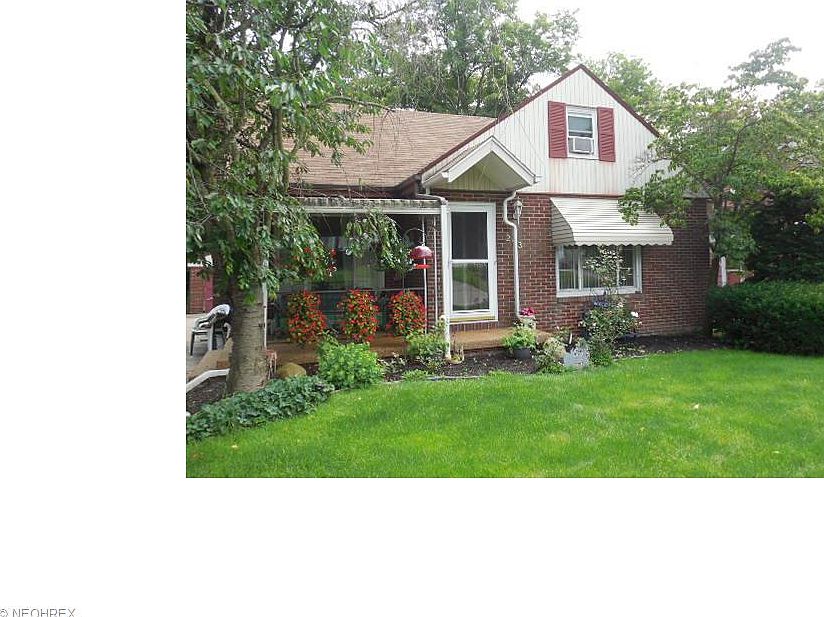 1st image of 293 Sanderson Ave