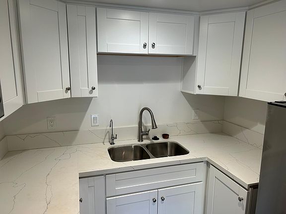 2nd image of 3529 Poe St