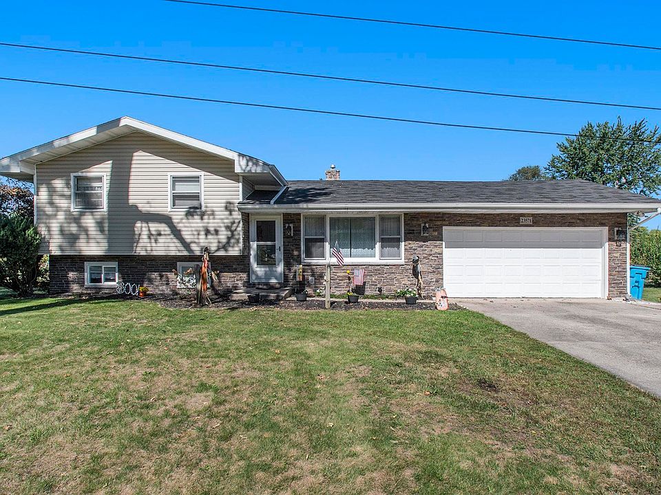 1st image of 23571 Ironwood Dr