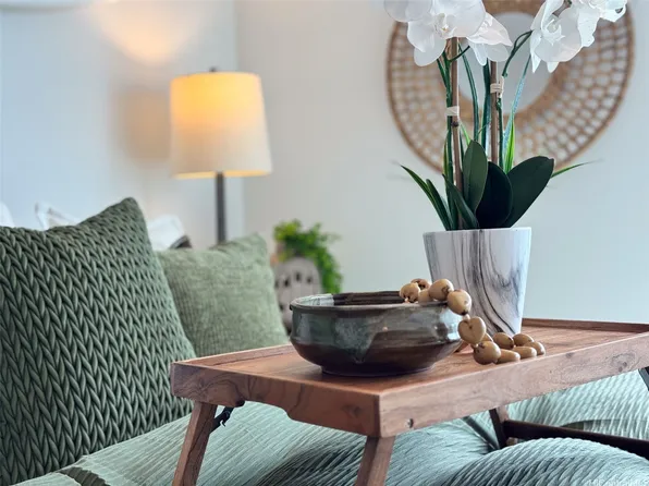 629 Keeaumoku St Unit 2009, Honolulu, HI 96813