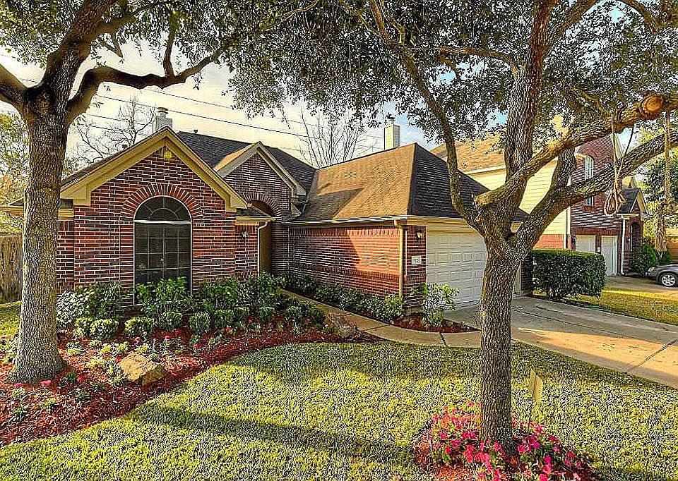1st image of 17615 Sagemont Square Ct