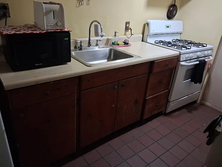 4228 Carpenter Ave #1 — Photo 2