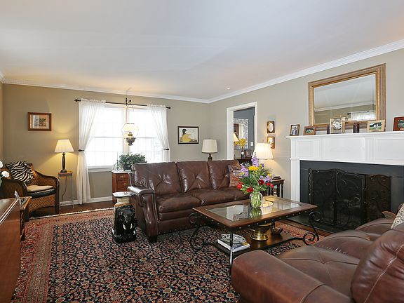 5th image of 9 Old Farm Ln