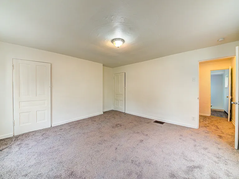 714 Industry St — Photo 12