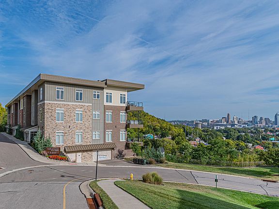 3rd image of 1130 Shavano Dr APT 22