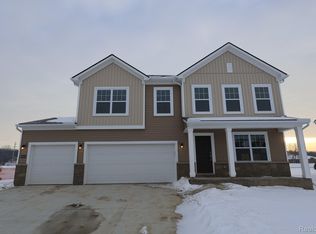 54854 Heron Cir, Chesterfield, MI 48047