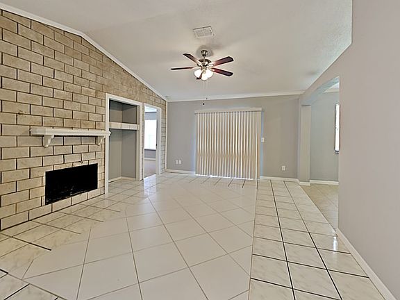 3rd image of 553 Charles Ave
