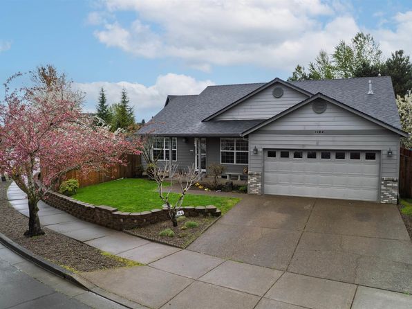 1184 Foxglove St, Woodburn, OR 97071