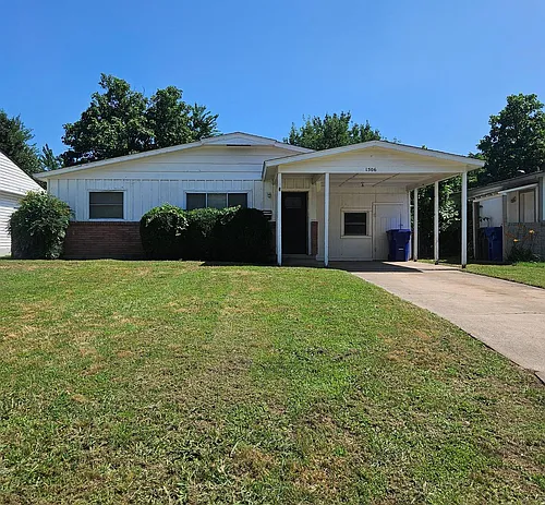 1506 Dakota St Photo 1