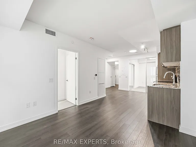 4010 Eglinton Ave W #320 — Photo 10