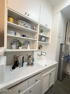 99 S Raymond Ave #206 — Photo 7
