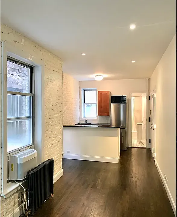 114 Perry St #3B