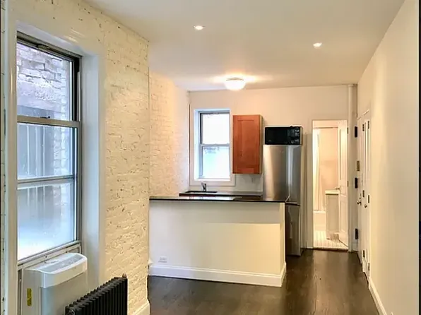 114 Perry St APT 3B, New York, NY 10014