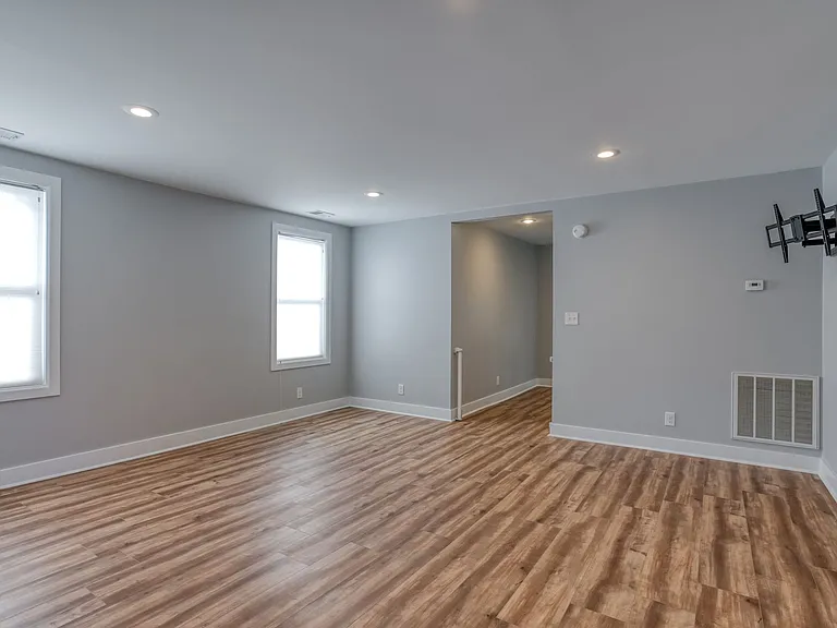 2103 Wrocklage Ave — Photo 26