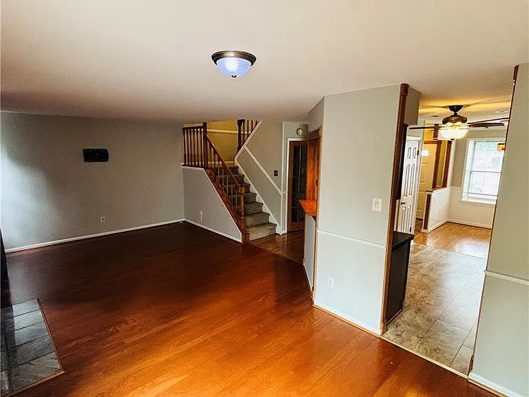2427 Linksman Ln — Photo 13