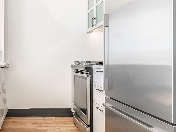 4th image of 10 Montieth St #881