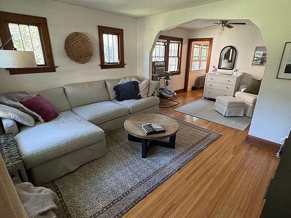 3rd image of 3113 36th Ave S #3113