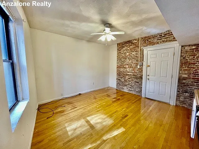 340 North St #5 — Photo 3
