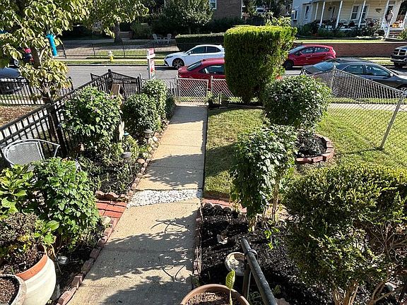 3rd image of 304 E Nelson Ave
