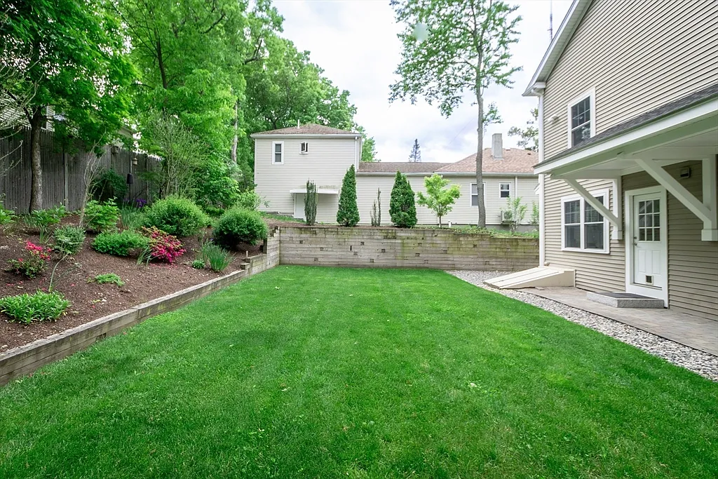 4 bed, 3.5 bath, 2561 sqft, $6,800 — Photo 3