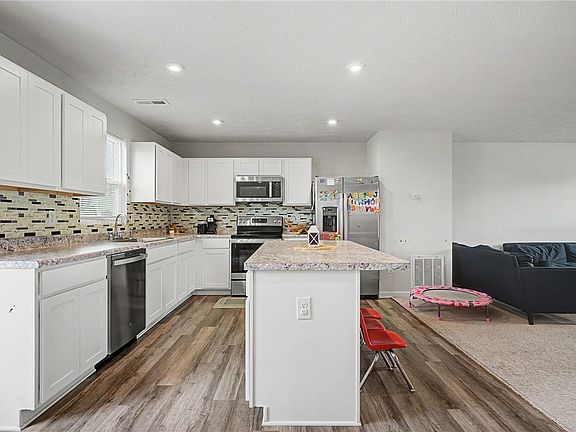 5th image of 161 Rachel Ann Blvd