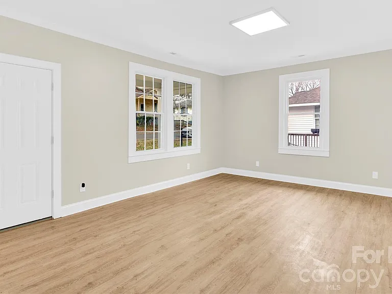 112 Dean St — Photo 4