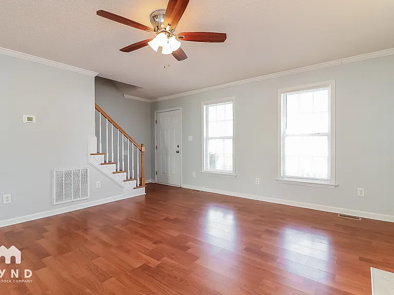 928 Shannondale Dr — Photo 8